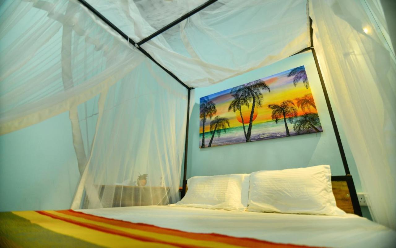 מלון גאלה Palm Leaf Surf Cafe מראה חיצוני תמונה