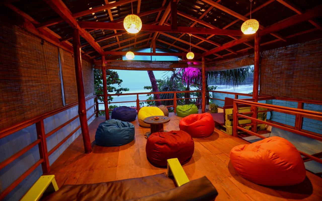 מלון גאלה Palm Leaf Surf Cafe מראה חיצוני תמונה