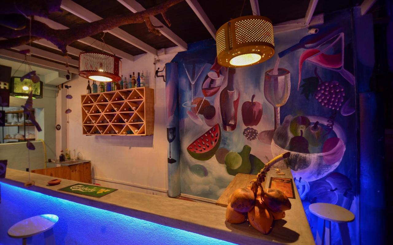 מלון גאלה Palm Leaf Surf Cafe מראה חיצוני תמונה